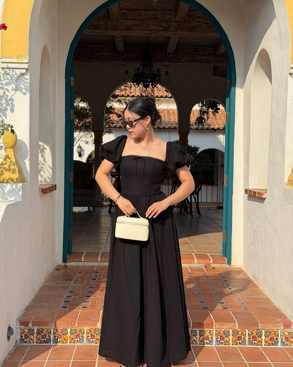 The black daizy maxi dress